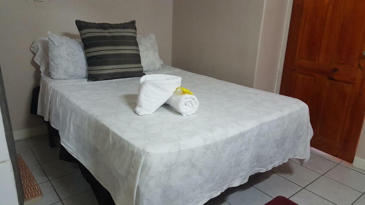 Rainbow Inn Grenville Экстерьер фото
