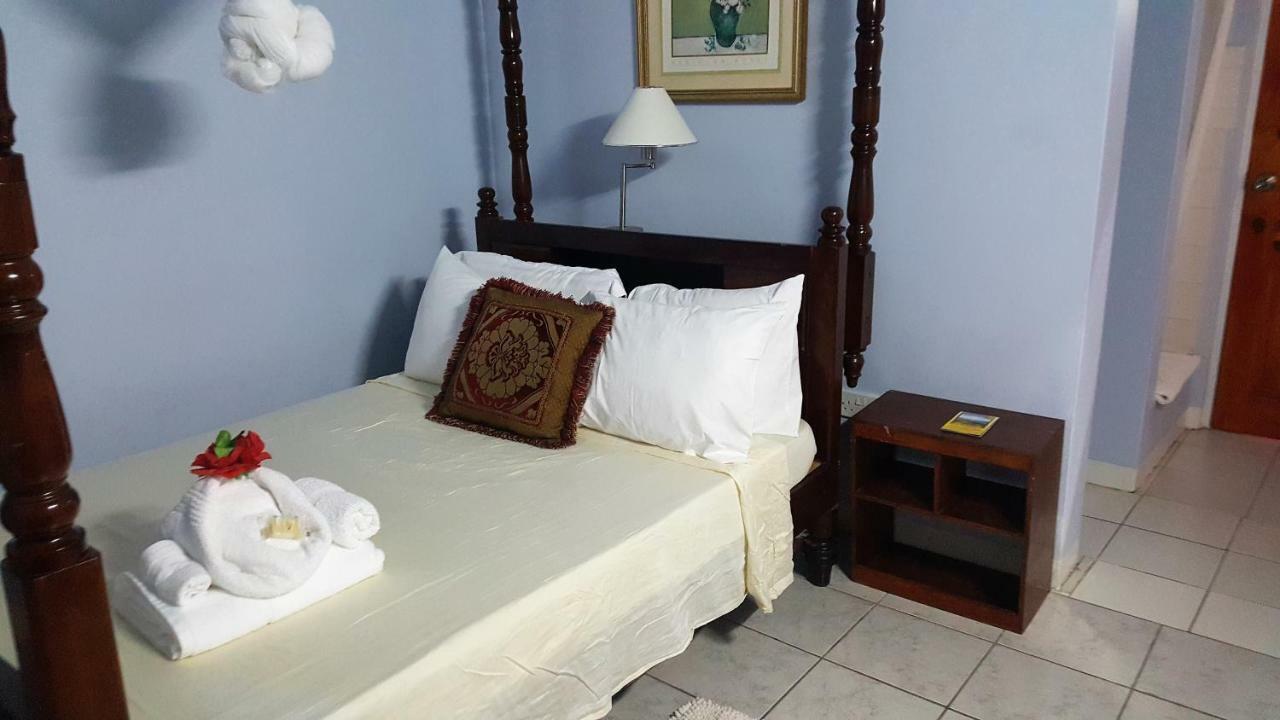 Rainbow Inn Grenville Экстерьер фото